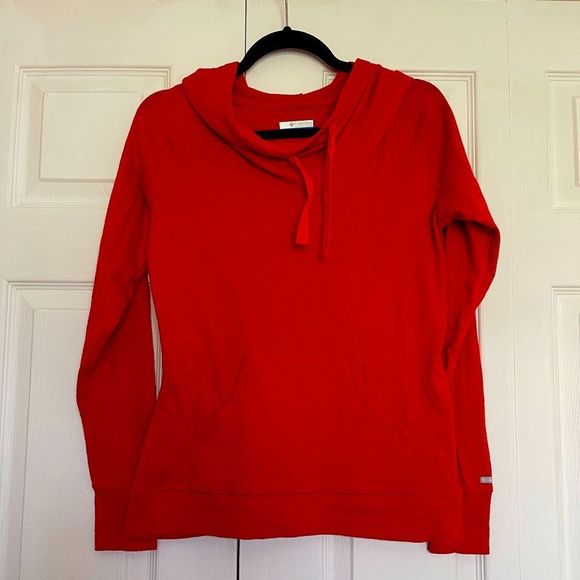 Columbia Tops - Long sleeve loose neck Columbia top